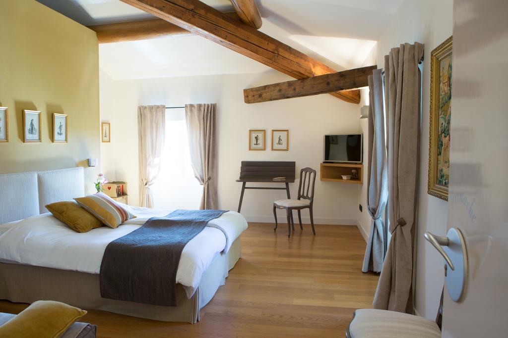 Espace De L'Hers Châteauneuf-du-Pape Exterior foto